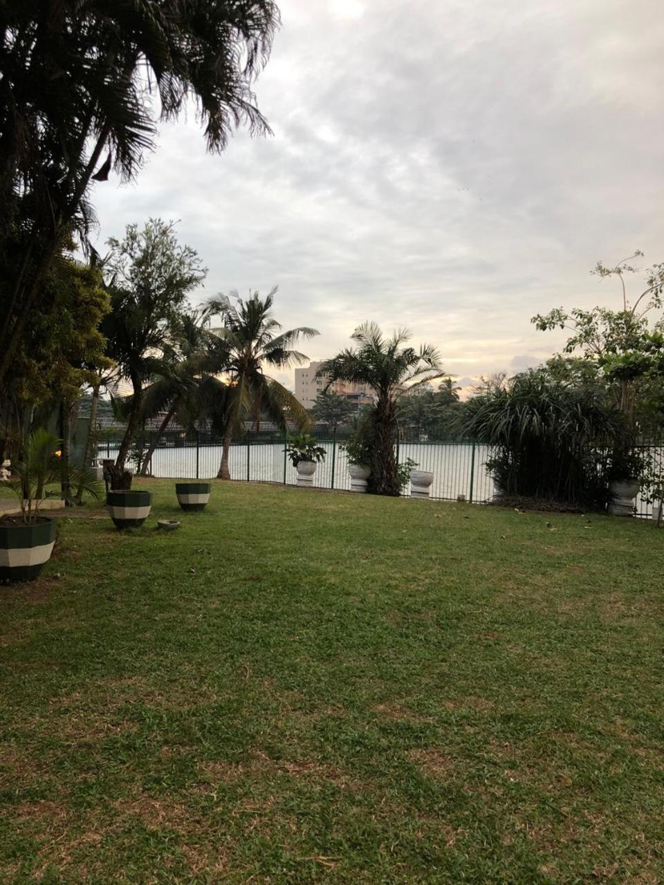 Amani Lake Resort パナドゥラ エクステリア 写真