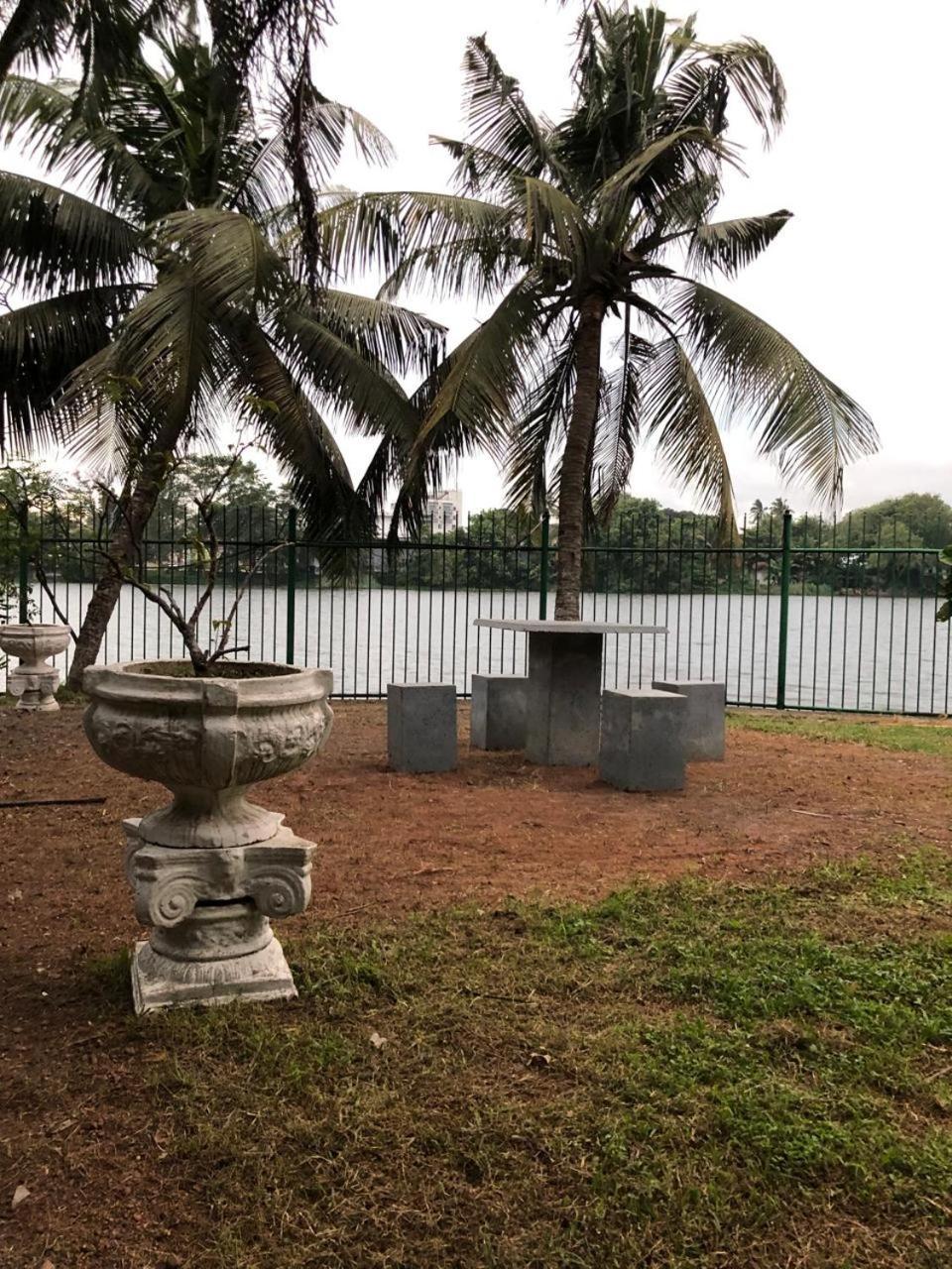 Amani Lake Resort パナドゥラ エクステリア 写真